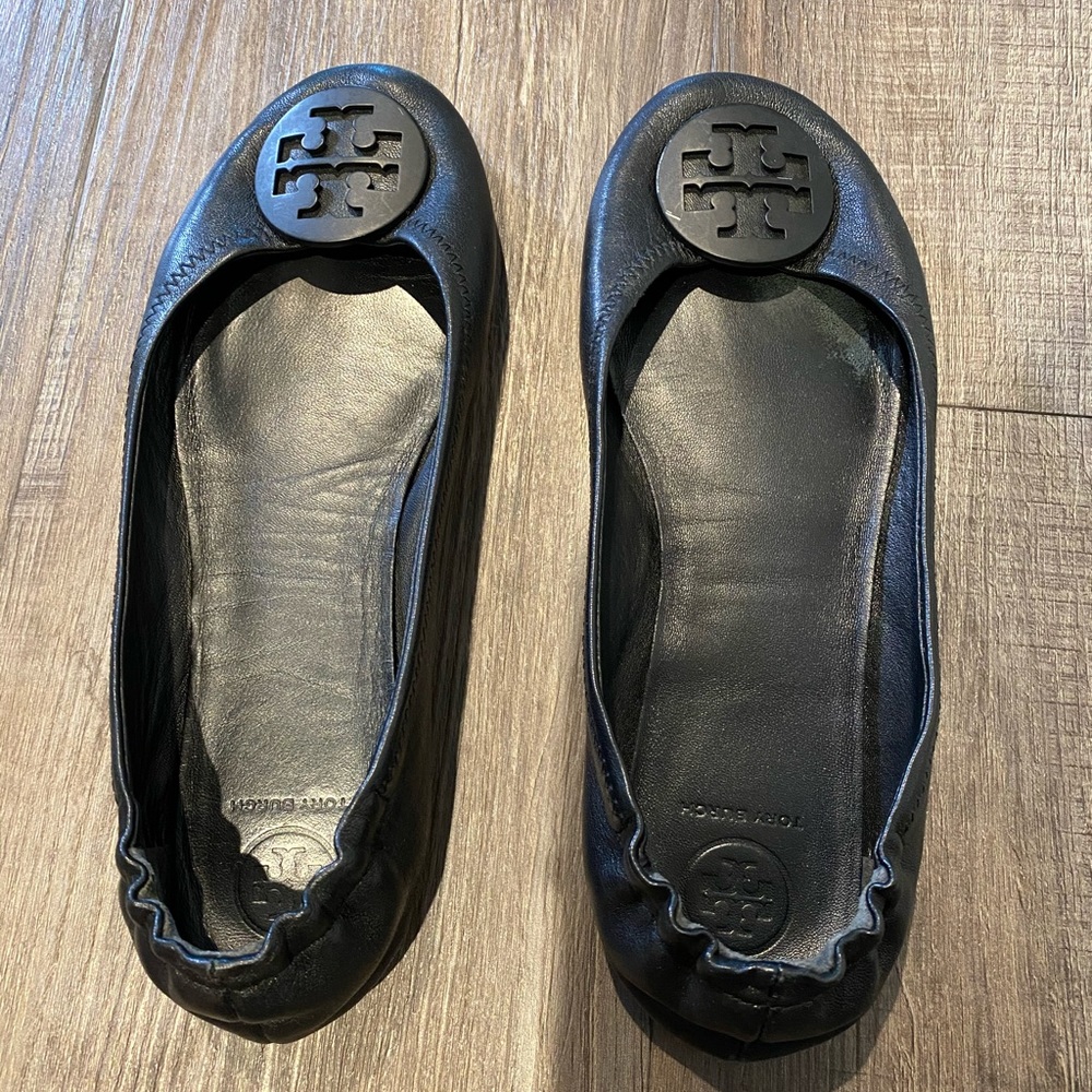 Tory Burch flip flops size 8 black